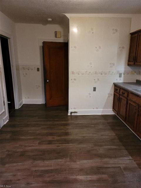 2215 E 33rd St, Lorain, OH 44055 photo 7