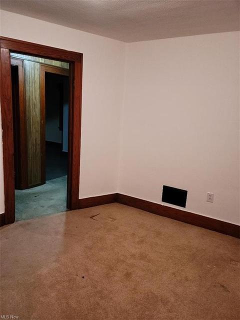 2215 E 33rd St, Lorain, OH 44055 photo 5