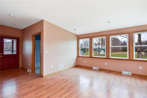 14009 S Main St, Beloit, OH 44609 photo 4