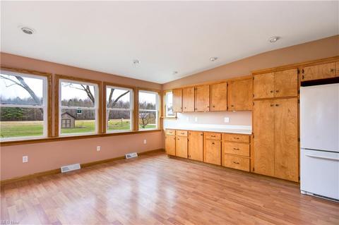 14009 S Main St, Beloit, OH 44609 photo 2