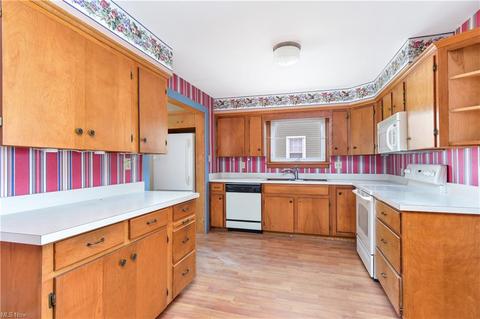 14009 S Main St, Beloit, OH 44609 photo 6