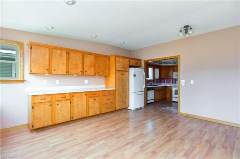 14009 S Main St, Beloit, OH 44609 photo 3