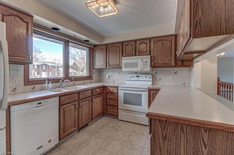 5141 Dresden Dr NW, Canton, OH 44708 photo 10