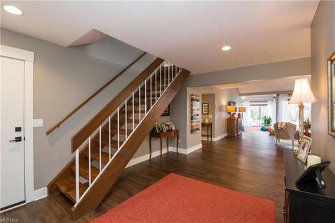 175 Hawthorne Dr, Aurora, OH 44202 photo 3
