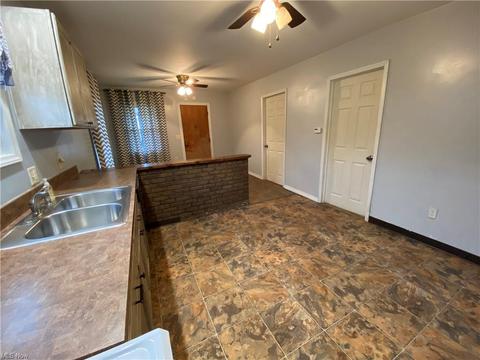 2941 Nancy Ave, Akron, OH 44314 photo 6