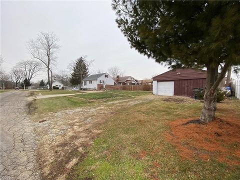 2941 Nancy Ave, Akron, OH 44314 photo 12