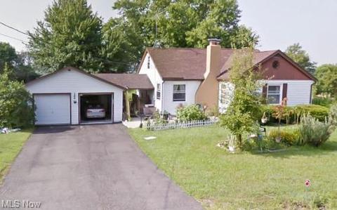 4160 Maplelynn St SW, Canton, OH 44706 photo 1