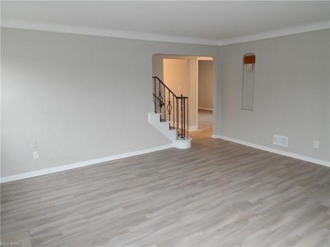 6170 Stanbury, Parma, OH 44129 photo 4