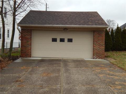 6170 Stanbury, Parma, OH 44129 photo 3