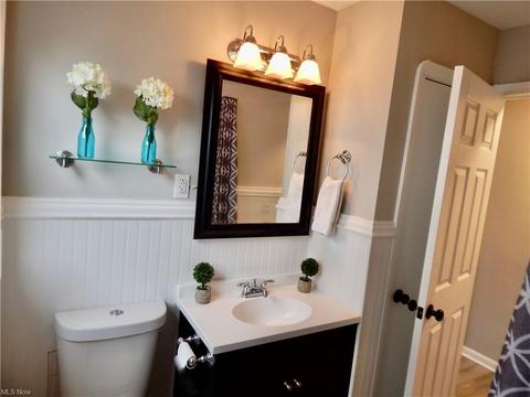 6170 Stanbury, Parma, OH 44129 photo 10