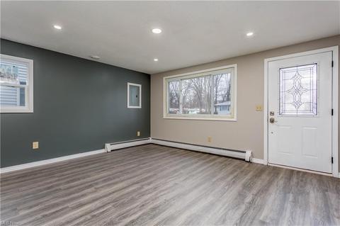 814 Longson Ave, Elyria, OH 44035 photo 5
