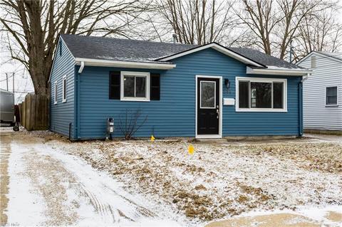814 Longson Ave, Elyria, OH 44035 photo 2