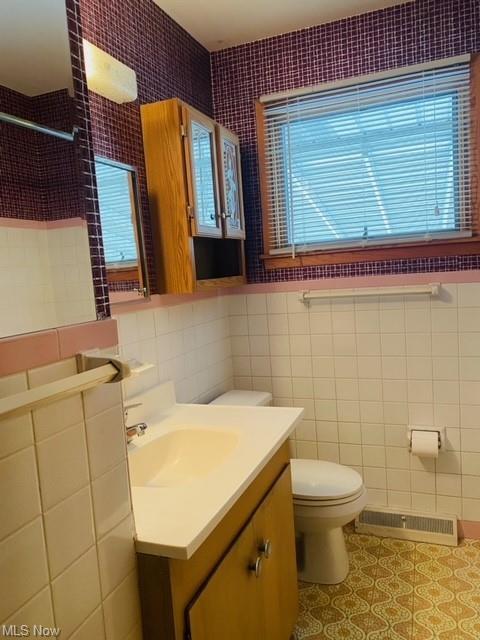 3760 Hetzel Dr, Parma, OH 44134 photo 6