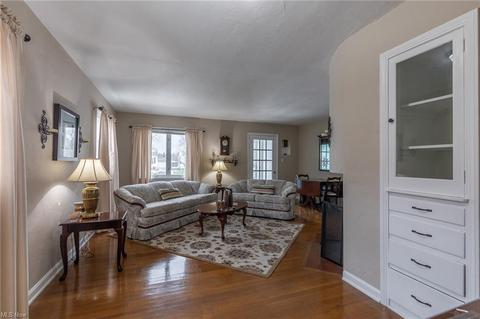 705 E 260th St, Euclid, OH 44132 photo 13