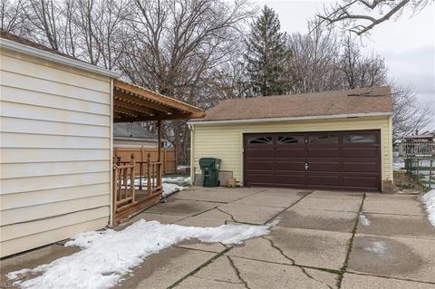 705 E 260th St, Euclid, OH 44132 photo 6
