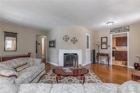 705 E 260th St, Euclid, OH 44132 photo 16
