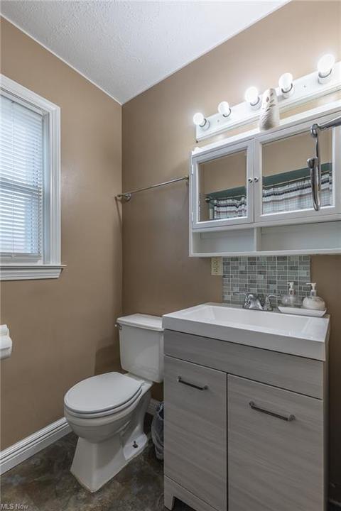 705 E 260th St, Euclid, OH 44132 photo 12