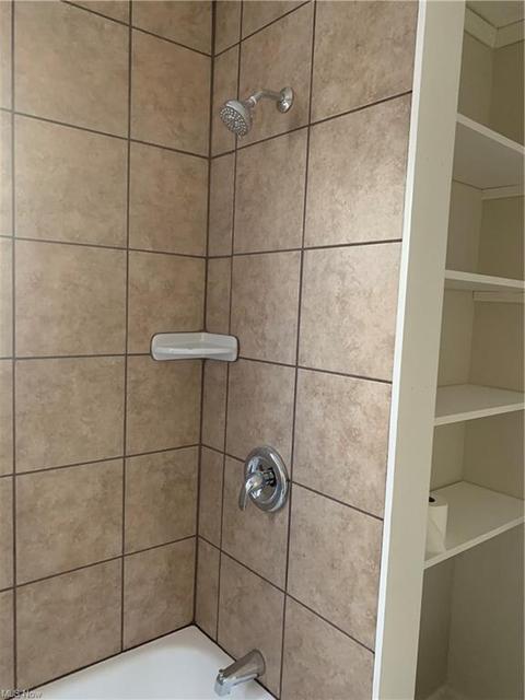 3983 E 54th St, Newburgh Heights, OH 44105 photo 10