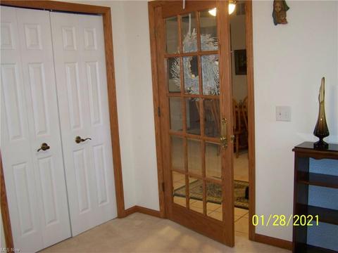 525 Falling Leaf Dr, Seven Hills, OH 44131 photo 16