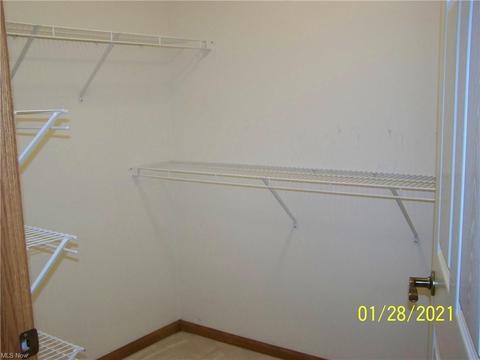 525 Falling Leaf Dr, Seven Hills, OH 44131 photo 11
