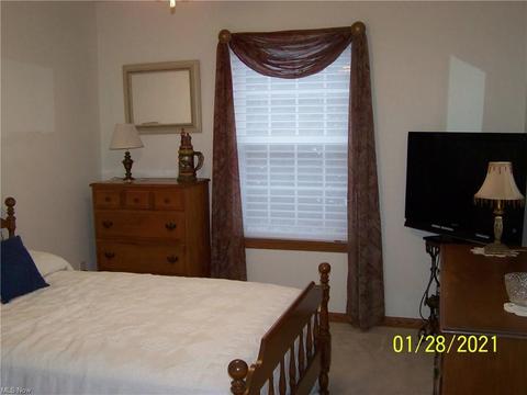 525 Falling Leaf Dr, Seven Hills, OH 44131 photo 13