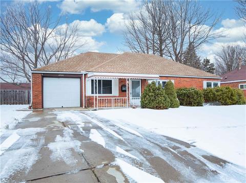 27371 Beech Dr, Euclid, OH 44132 photo 1