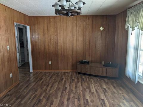 635 Bear Run, Cairo, WV 26337 photo 5