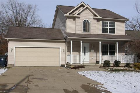 775 Bisson Ave, Akron, OH 44307 photo 1