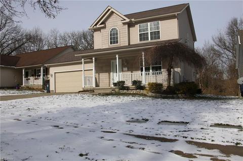 775 Bisson Ave, Akron, OH 44307 photo 2