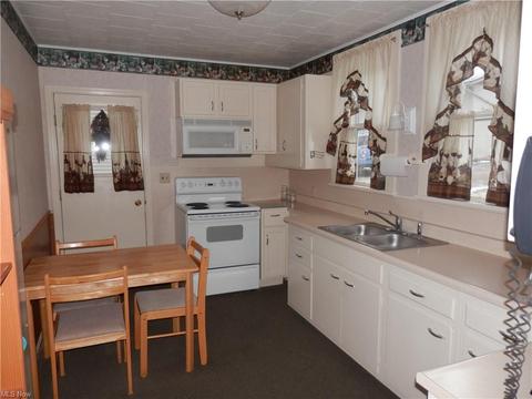 140 E College St, Scio, OH 43988 photo 4