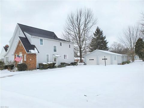 6305 Amelia Ave, Ashtabula, OH 44004 photo 2