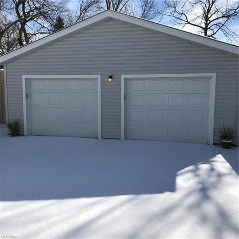 170 Harold St, Akron, OH 44310 photo 2