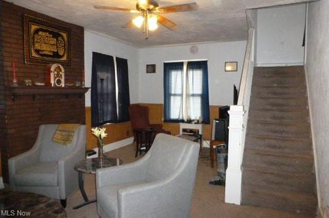 406 Elm St, Struthers, OH 44471 photo 3