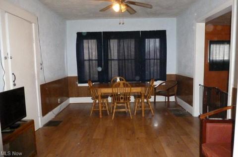 406 Elm St, Struthers, OH 44471 photo 5