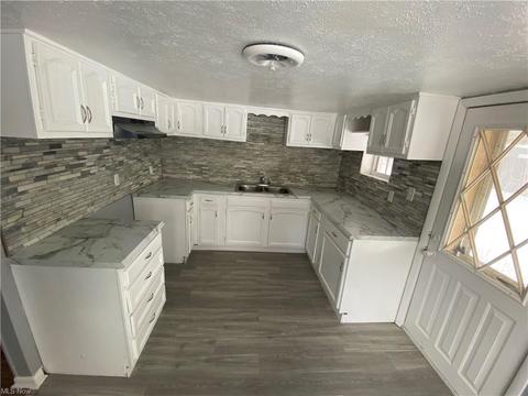 5295 Rolling Ave, Lorain, OH 44055 photo 4