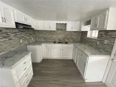 5295 Rolling Ave, Lorain, OH 44055 photo 8