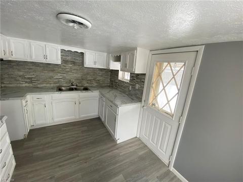 5295 Rolling Ave, Lorain, OH 44055 photo 7