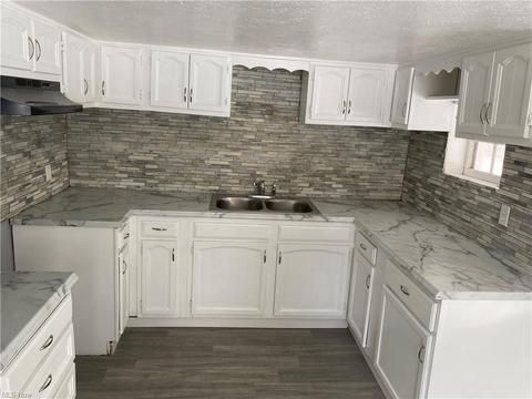 5295 Rolling Ave, Lorain, OH 44055 photo 6