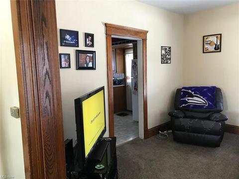 1126 Ohio Ave, Ashtabula, OH 44004 photo 4