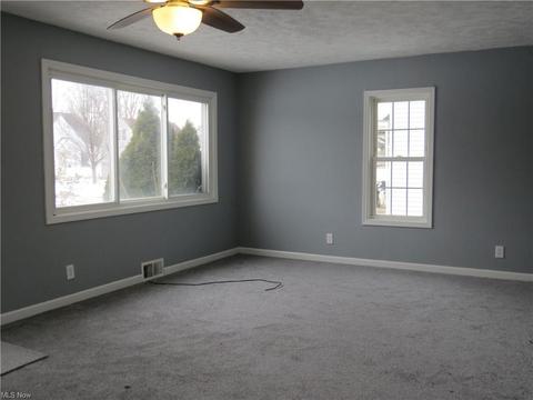2425 E 34th St, Lorain, OH 44055 photo 4