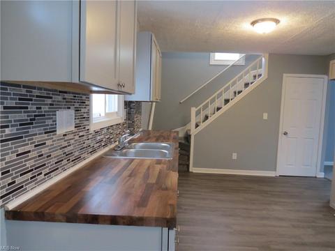 2425 E 34th St, Lorain, OH 44055 photo 8