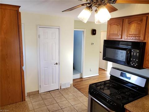 1233 Cedar Dr, Lorain, OH 44052 photo 7