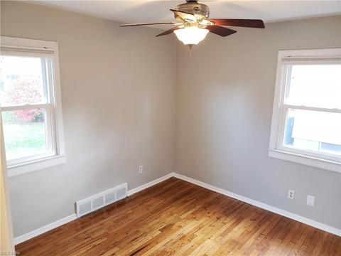 1233 Cedar Dr, Lorain, OH 44052 photo 8