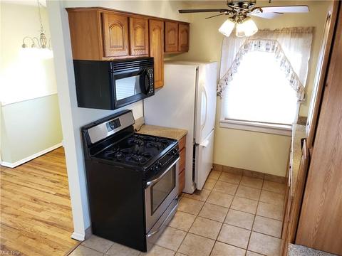 1233 Cedar Dr, Lorain, OH 44052 photo 5