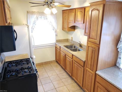 1233 Cedar Dr, Lorain, OH 44052 photo 6