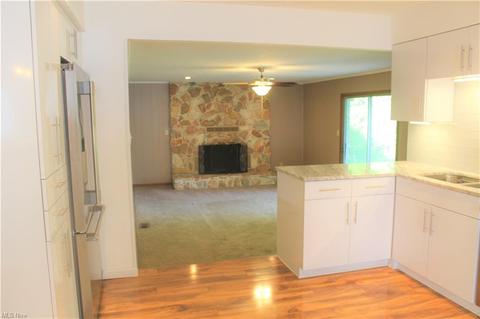 5603 Laurent Dr, Parma, OH 44129 photo 7