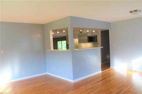 5603 Laurent Dr, Parma, OH 44129 photo 14
