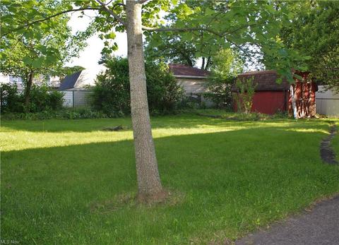 5603 Laurent Dr, Parma, OH 44129 photo 4