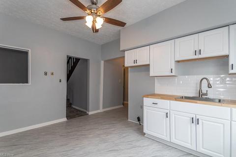 1734 E 296th St, Wickliffe, OH 44092 photo 5