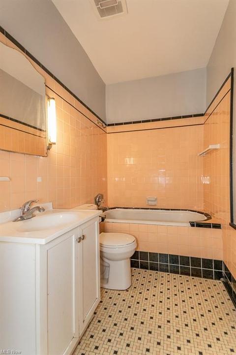 1734 E 296th St, Wickliffe, OH 44092 photo 10